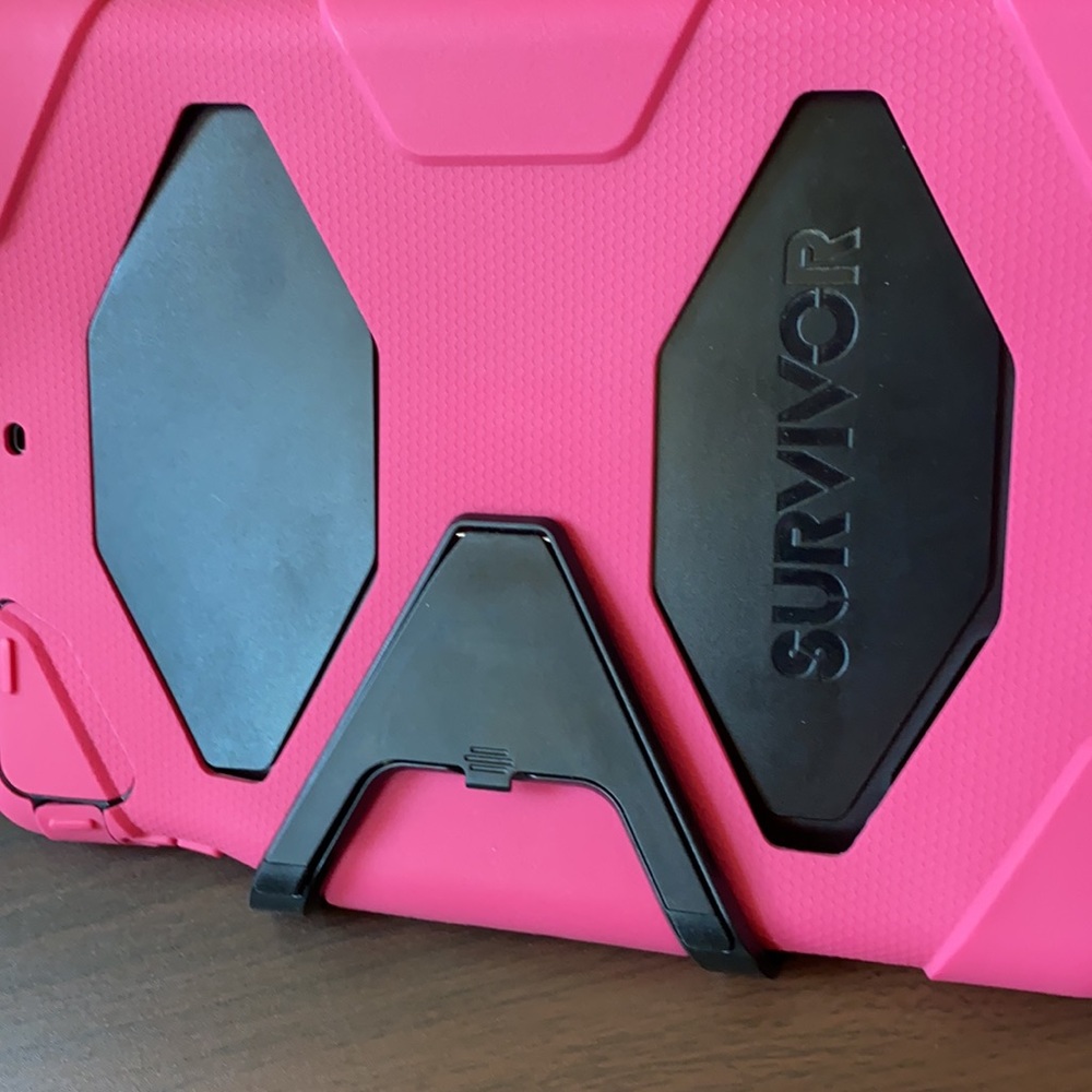 SURVIVOR 9.7-Inch iPad Case